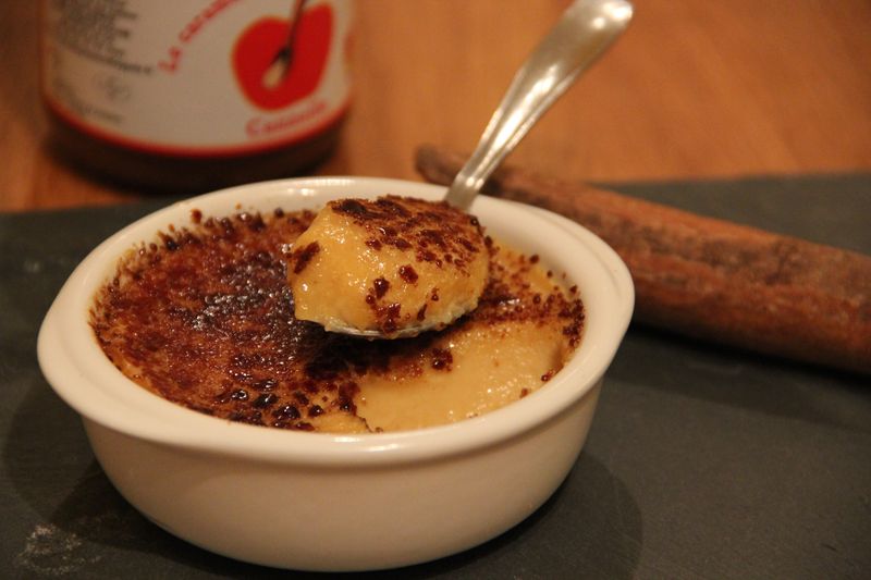 Crème brûlée au caramel de pommes cannelle