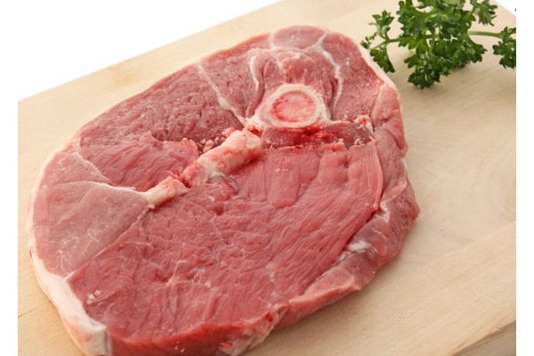 Tranche de gigot à la crème d’ail