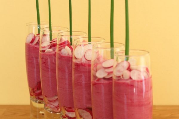 Verrine de betterave rouge aux radis roses