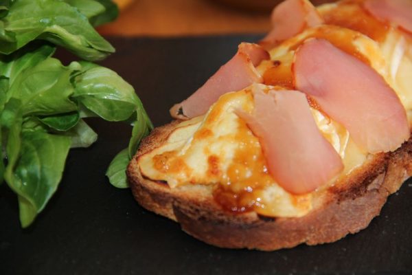 Tartine pomme et Neufchâtel, caramel de pommes dieppois