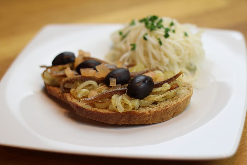 tartine pissaladière