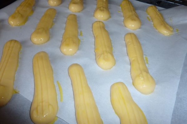 Éclair au chocolat