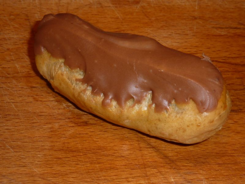 Éclair au chocolat
