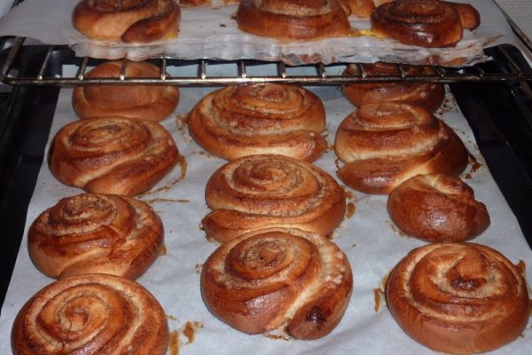 Les petits pains suédois à la cannelle ou Kanelbullar
