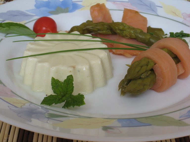 Bavarois d'asperges vertes, saumon fumé - Cuisine Passion