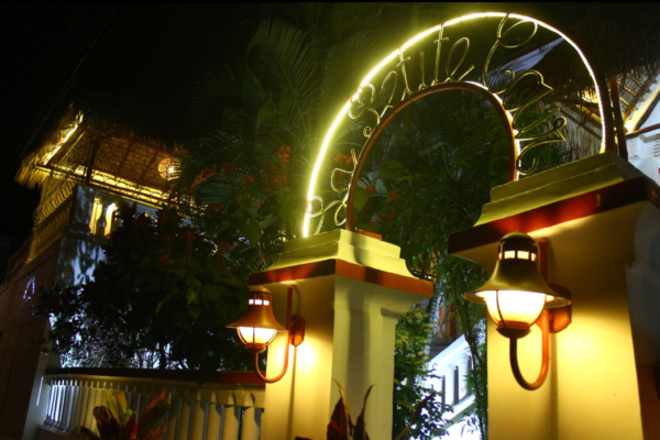 Restaurant « Petite Cour » … A Majunga