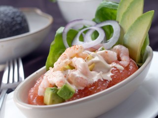 Cocktail de crevettes, avocat et pamplemousse