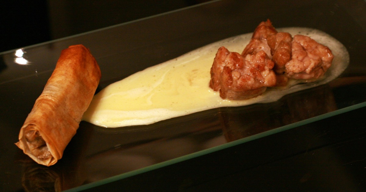 Croustillant de pied de porc, meunière de ris de veau, crème de Parmesan