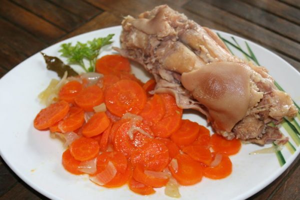 Le pied de cochon confit aux carottes