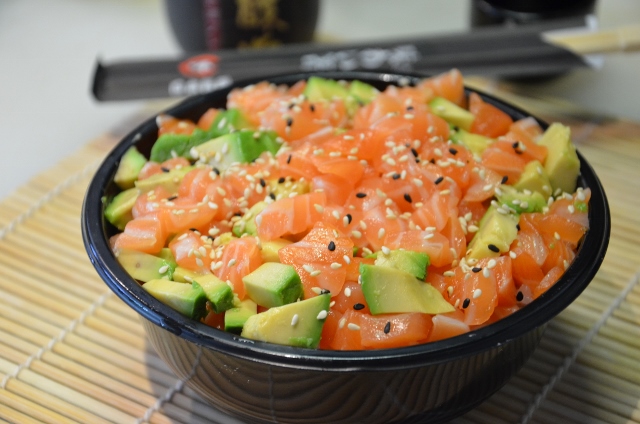 Mariné de saumon cru et avocat à l’huile d’olive-mandarine