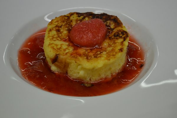 Pain perdu, compotée de rhubarbe et fraise