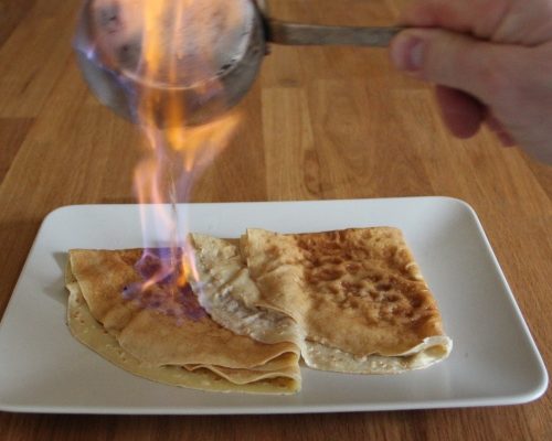 Crêpes flambées à l’eau de pomme