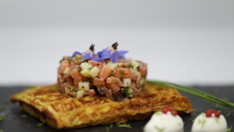 tartare saumon gaufre pomme de terre