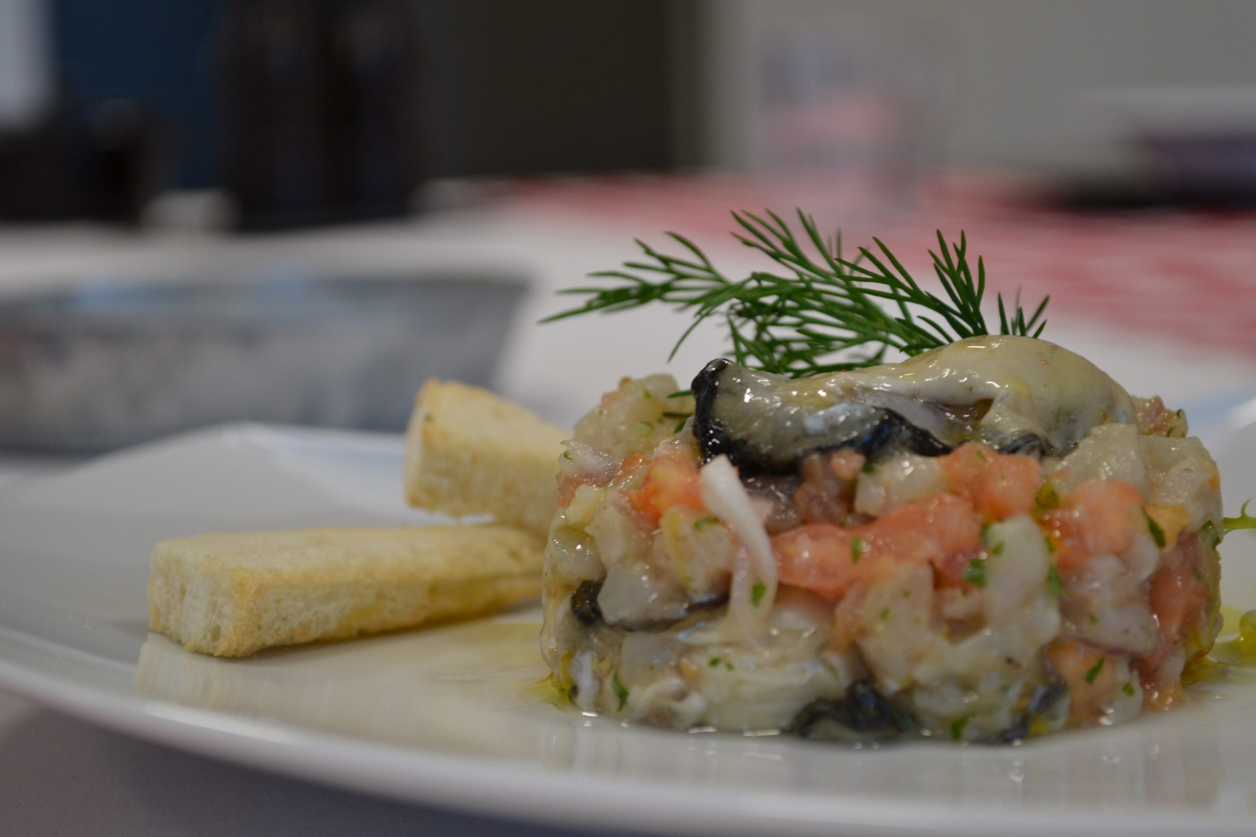 Tartare de bar aux huîtres