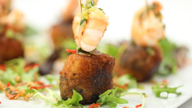 Boudin noir et gambas en salade de pomme de terre