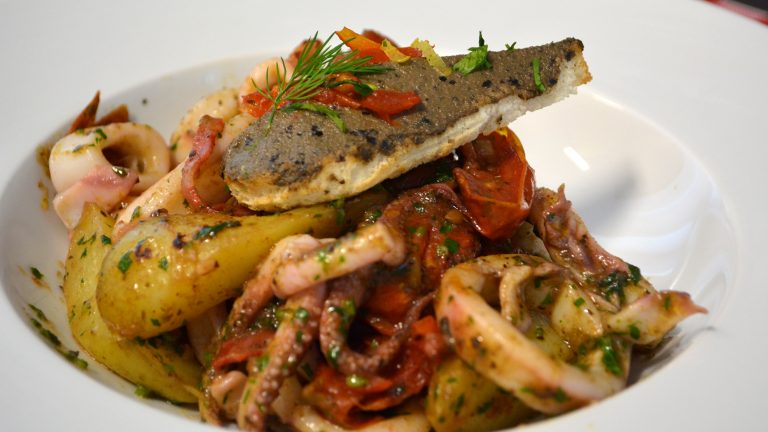 Calamars poêlés, pommes de terre de Noirmoutier et chorizo