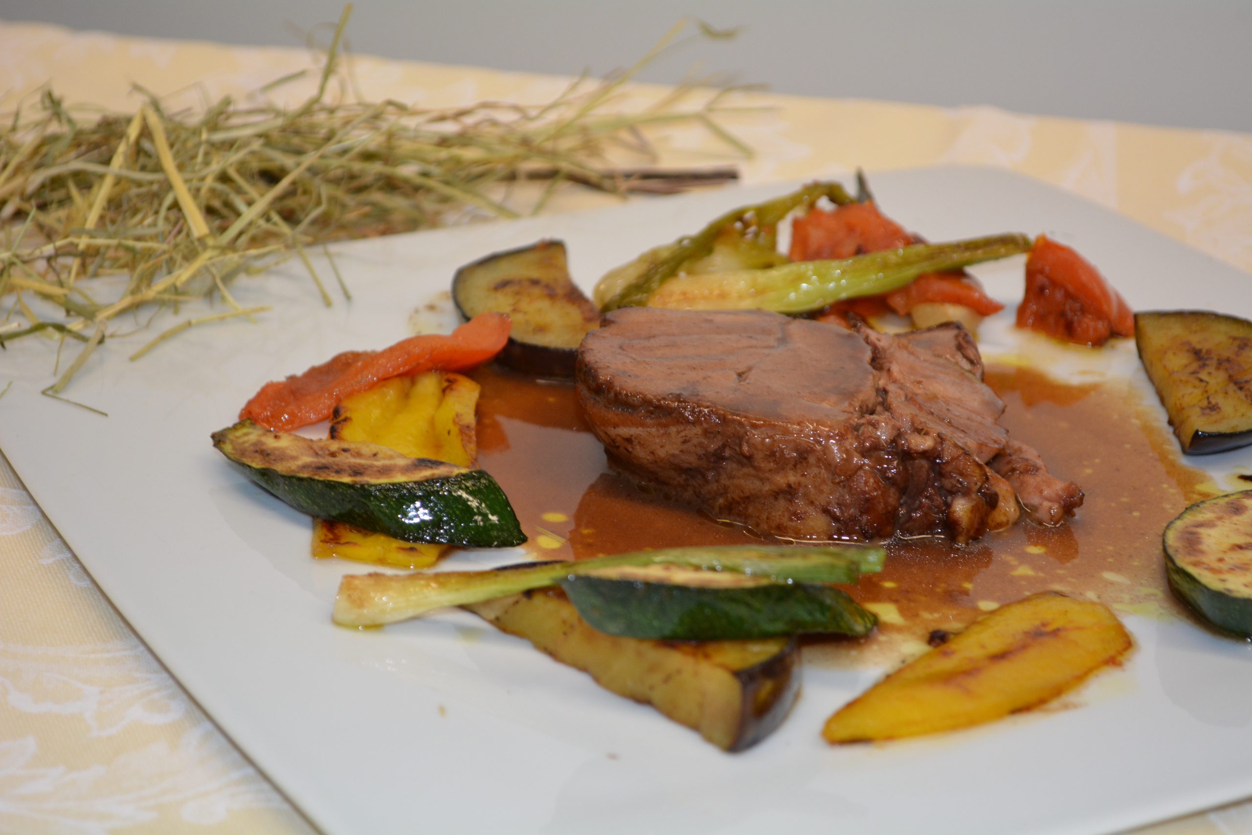 Tournedos de souris d’agneau au foin