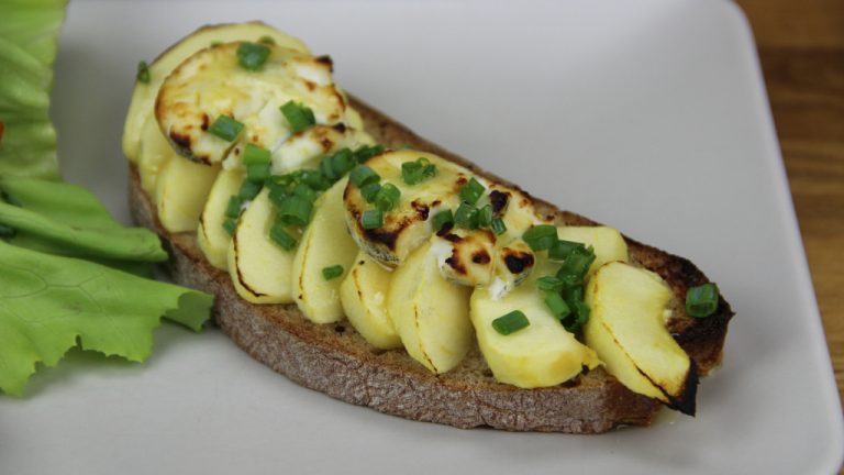 Tartine pomme et Neufchâtel, caramel de pomme