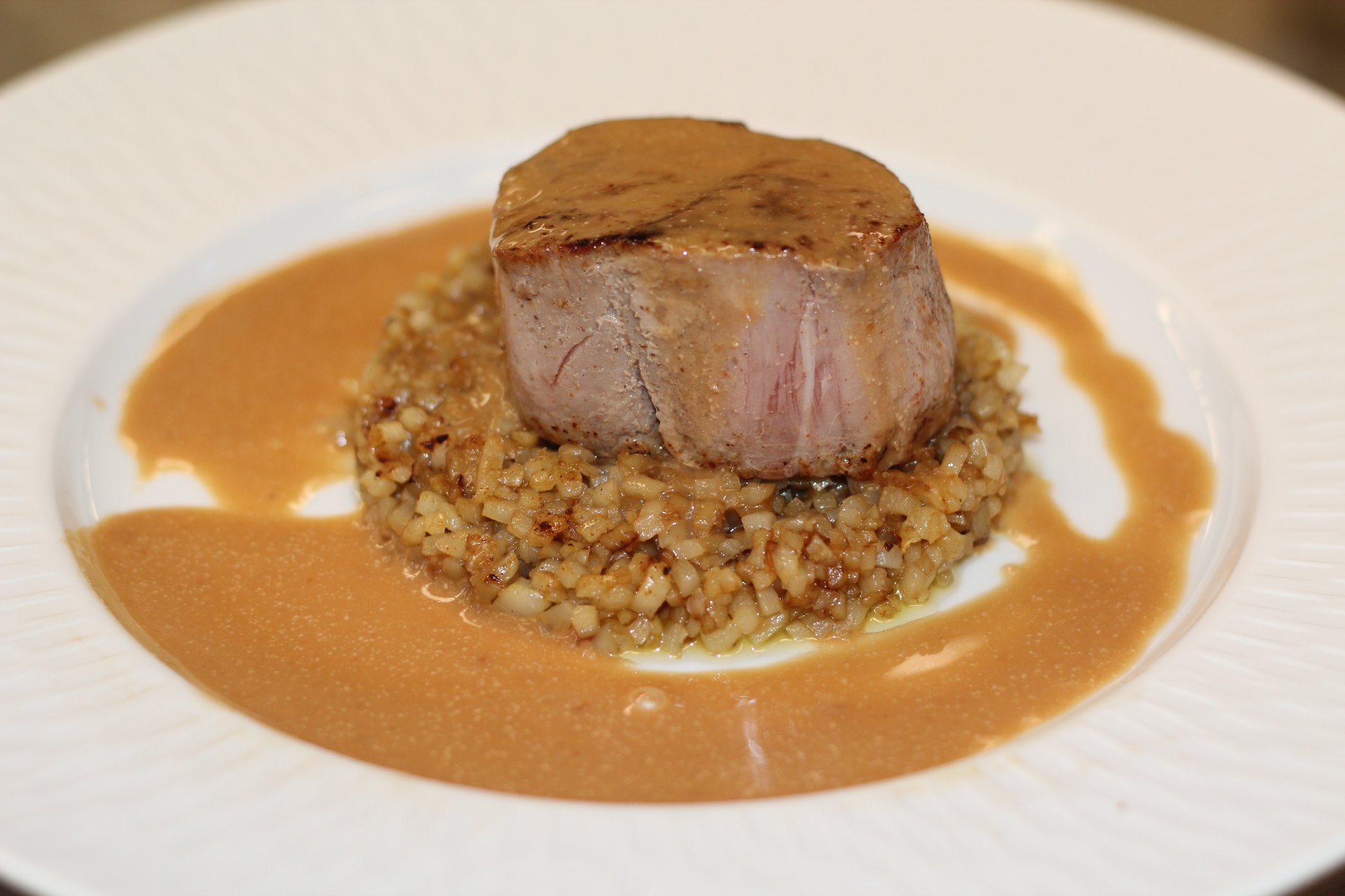 Filet mignon de porc sous vide à basse température, quinoa façon risotto